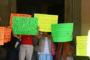 integrantes del sindicato del ayuntamiento de zaachila continuan exijiendo a presidente municipal pague lo que marca el Laudo (2)