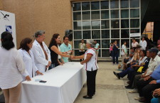 En jornada médica Quijotes Oaxaca,  donan 59 placas dentales a adultos mayores de escasos recursos