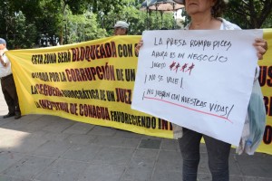 CONTINUAN PROTESTAS DE VECINOS, POR EL CASO DE LA PRESA ROMPEPICOS (2)