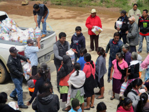 10 septiembre Entrega Juan Mendoza ayuda humanitaria(1)