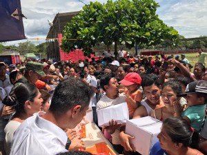 Entrega AMH apoyos y víveres en Tehuantepec (4)