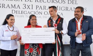 Entrega AMH recursos del Programa 3x1 para Migrantes a municipios de Oaxaca (3)