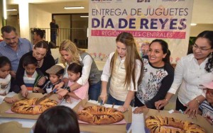 DIF Estatal Oaxaca celebra con el Gobernador Alejandro Murat Hinojosa a niñas y niños de la capital oaxaqueña. (2)