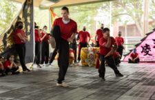Disfrutan niños y adultos exhibición de Kung Fu en el CAPCE